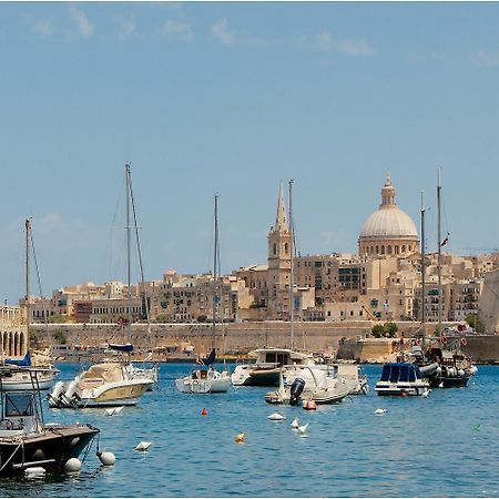 Terrace View-Stylish Two Bedrooms Fully Ac-Wifi Penthouse Msida Bagian luar foto