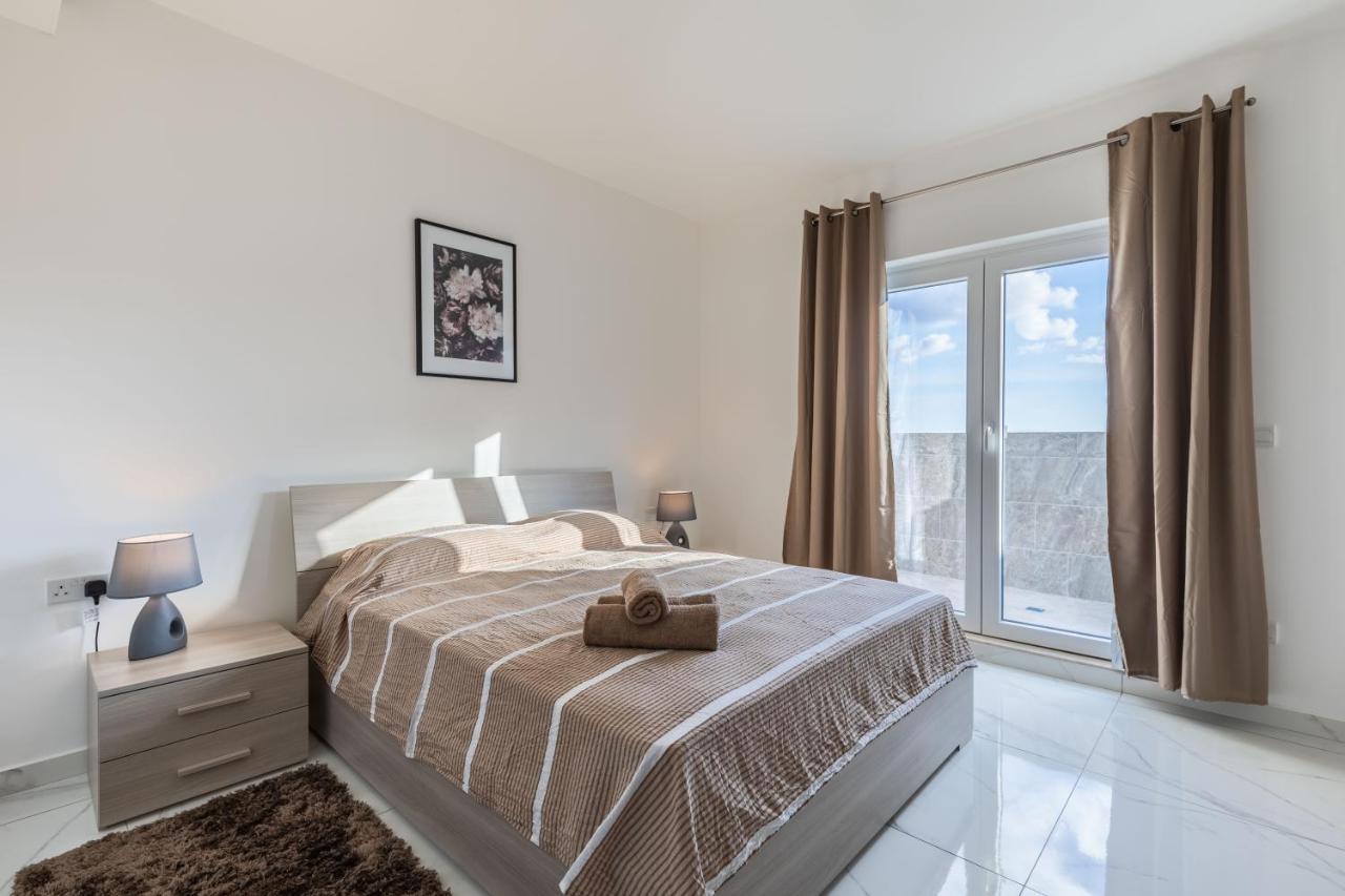 Terrace View-Stylish Two Bedrooms Fully Ac-Wifi Penthouse Msida Bagian luar foto