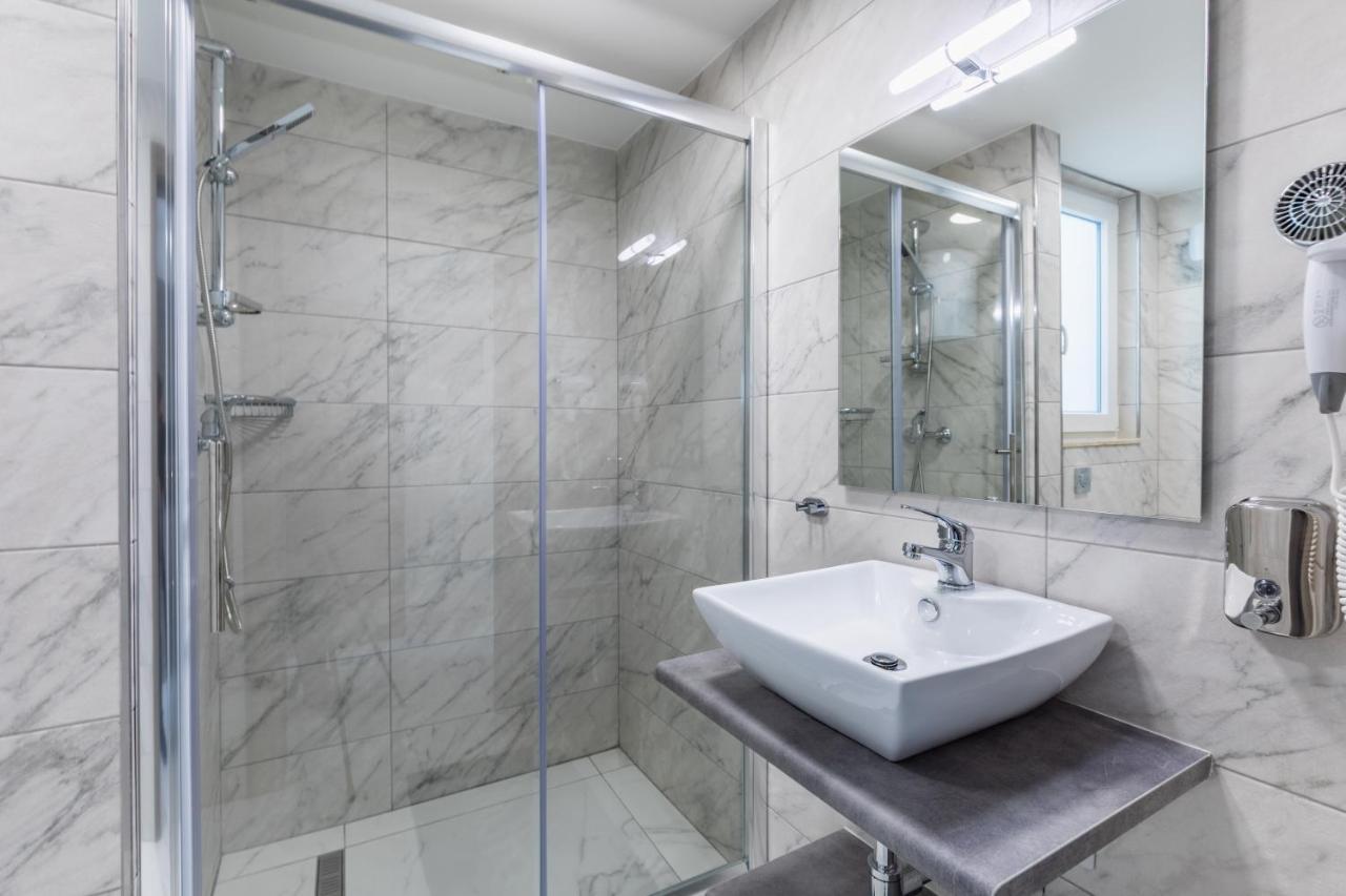 Terrace View-Stylish Two Bedrooms Fully Ac-Wifi Penthouse Msida Bagian luar foto