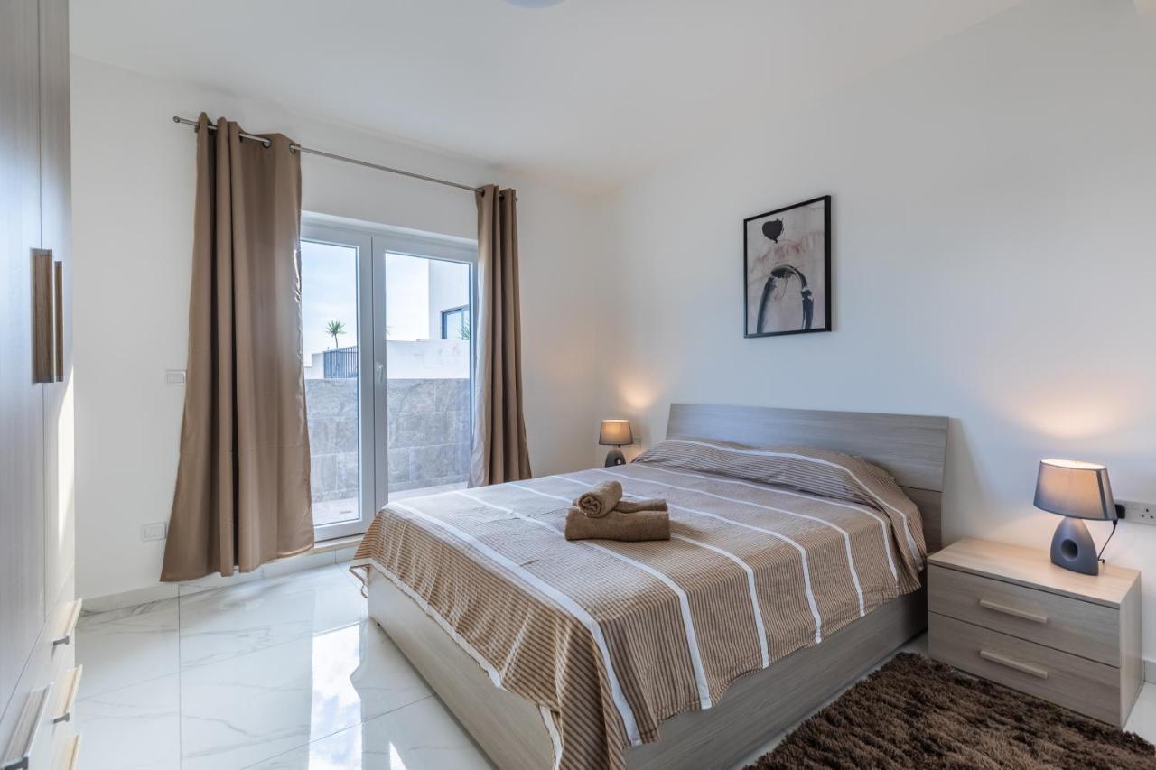 Terrace View-Stylish Two Bedrooms Fully Ac-Wifi Penthouse Msida Bagian luar foto